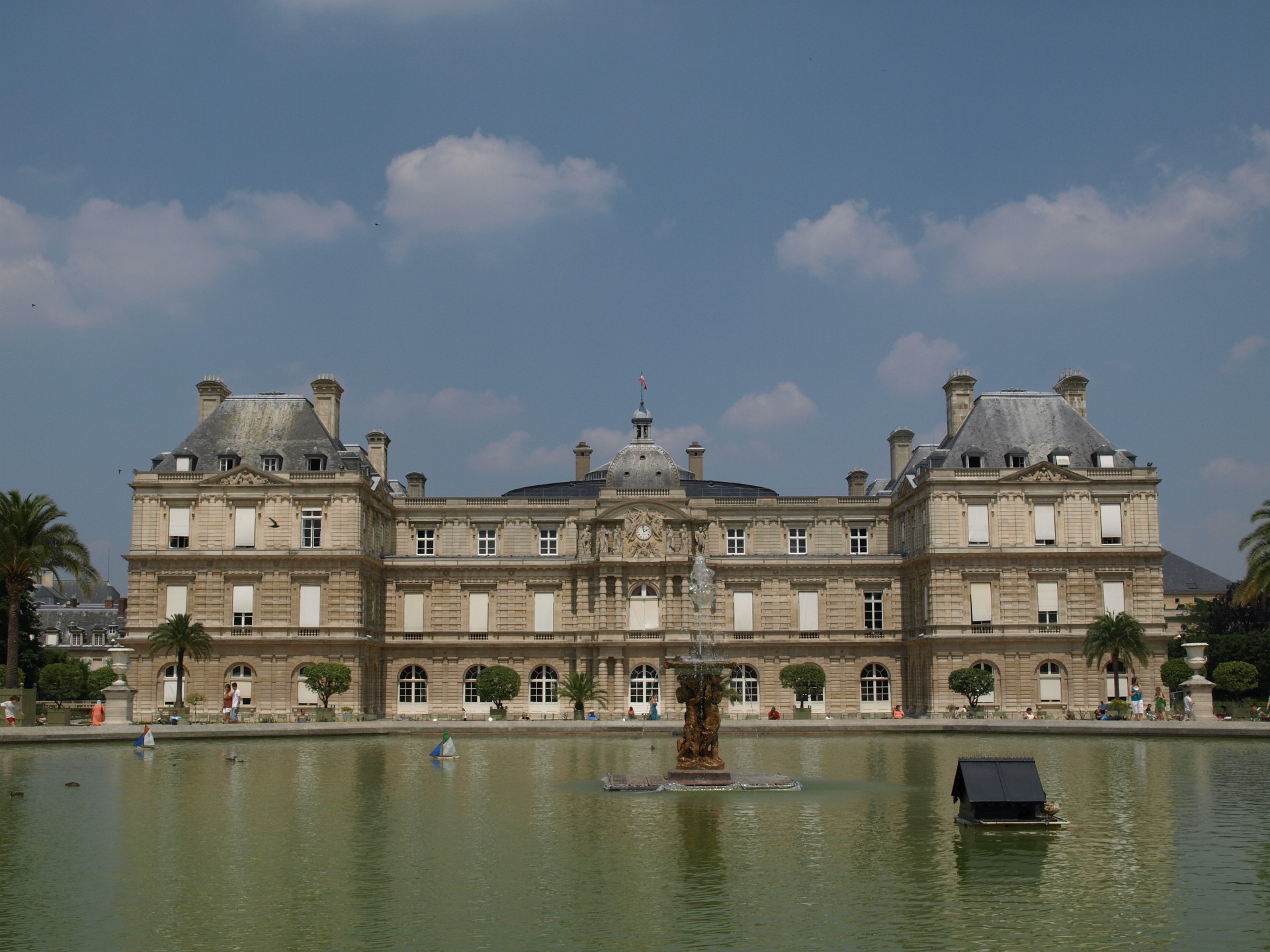 Fountain and the Palace